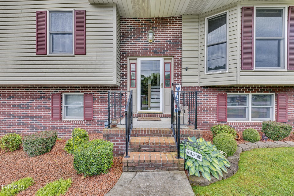 Photo #4: 222 Grandview Street