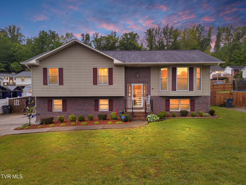 Photo #8: 222 Grandview Street