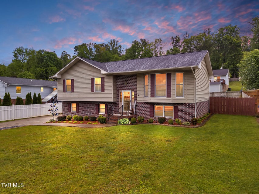Photo #9: 222 Grandview Street
