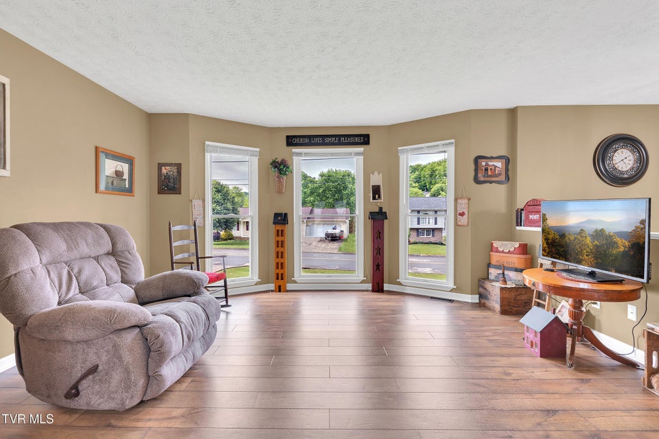 Photo #11: 222 Grandview Street