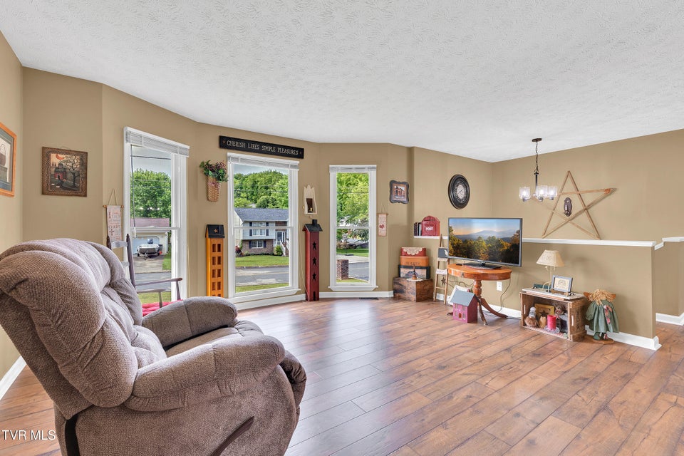 Photo #12: 222 Grandview Street