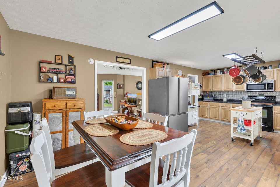 Photo #17: 222 Grandview Street