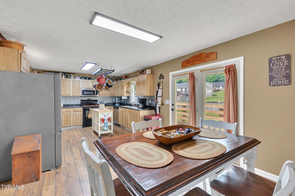 Photo #18: 222 Grandview Street