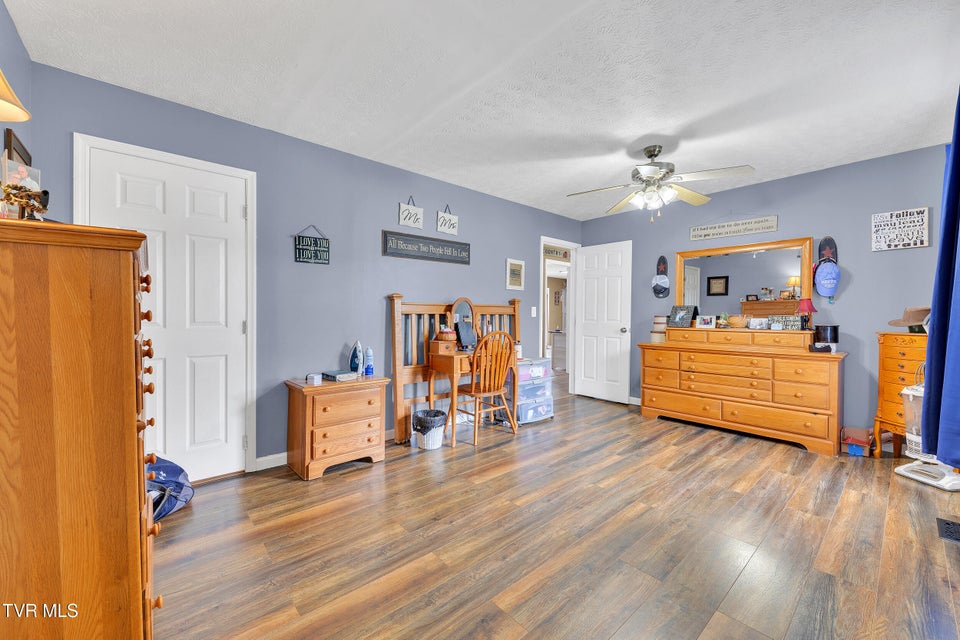 Photo #24: 222 Grandview Street