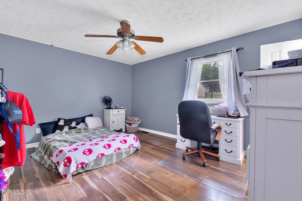 Photo #26: 222 Grandview Street