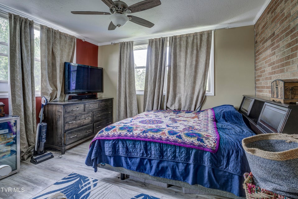 Photo #31: 153 Rosefield Drive