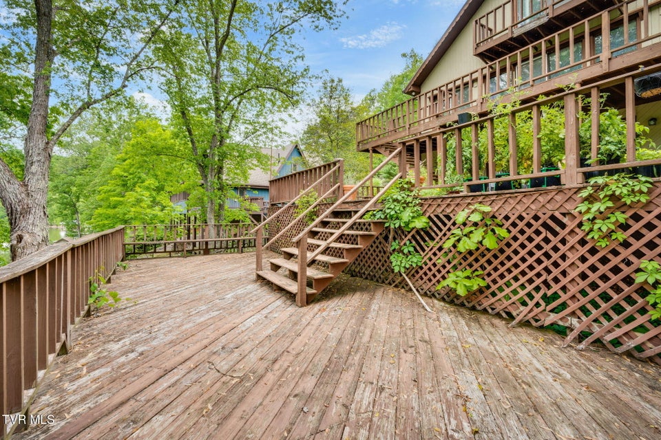 Photo #41: 457 Lakeshore Road