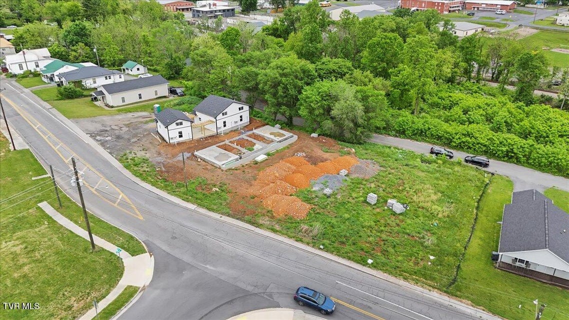 Photo #38: 450 Renee Drive