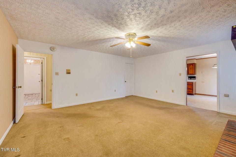 Photo #9: 2641 Suffolk Street