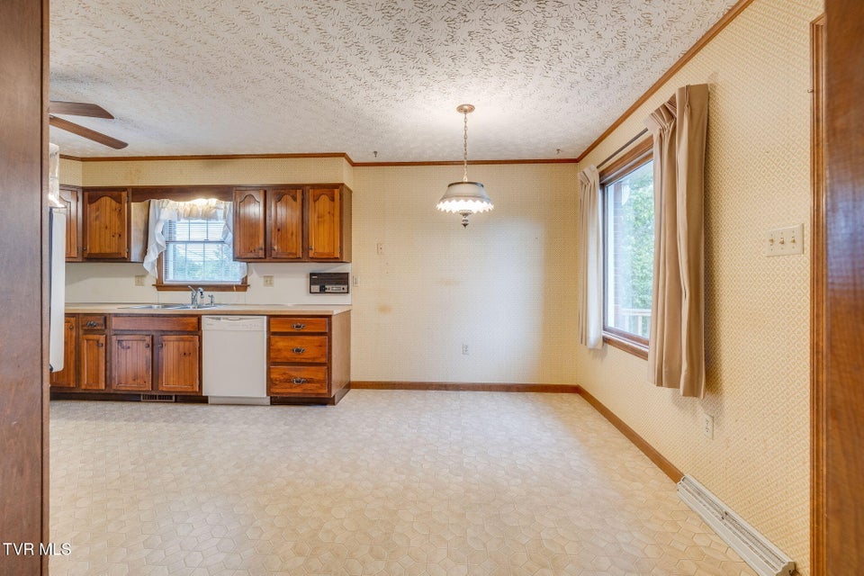 Photo #11: 2641 Suffolk Street