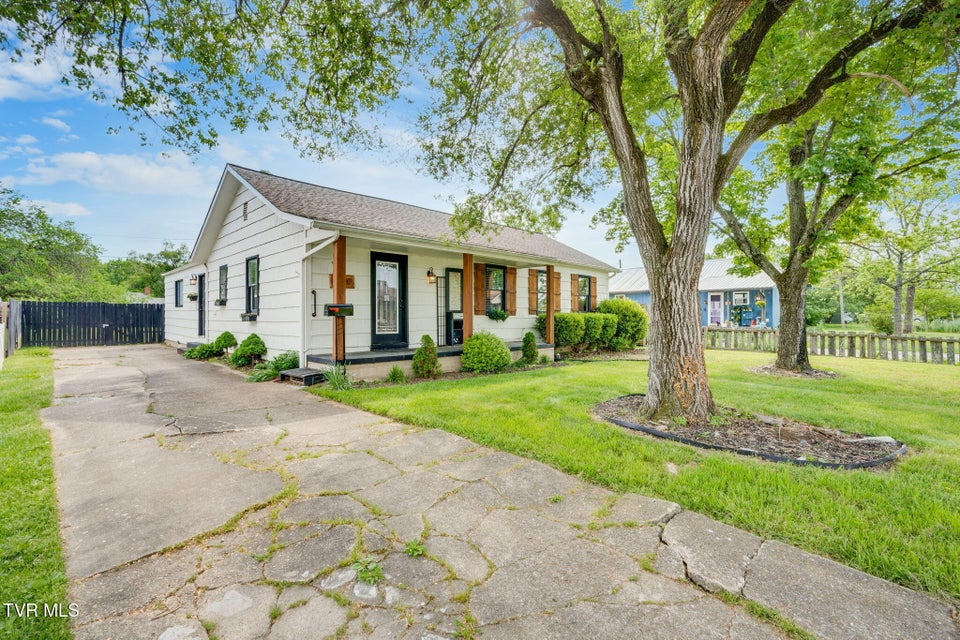 Photo #2: 1620 Hermitage Drive