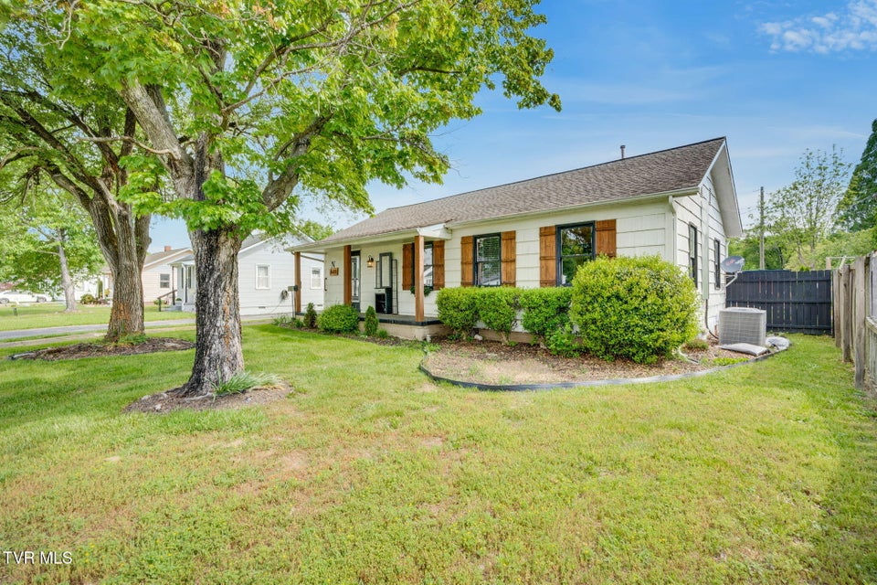 Photo #3: 1620 Hermitage Drive