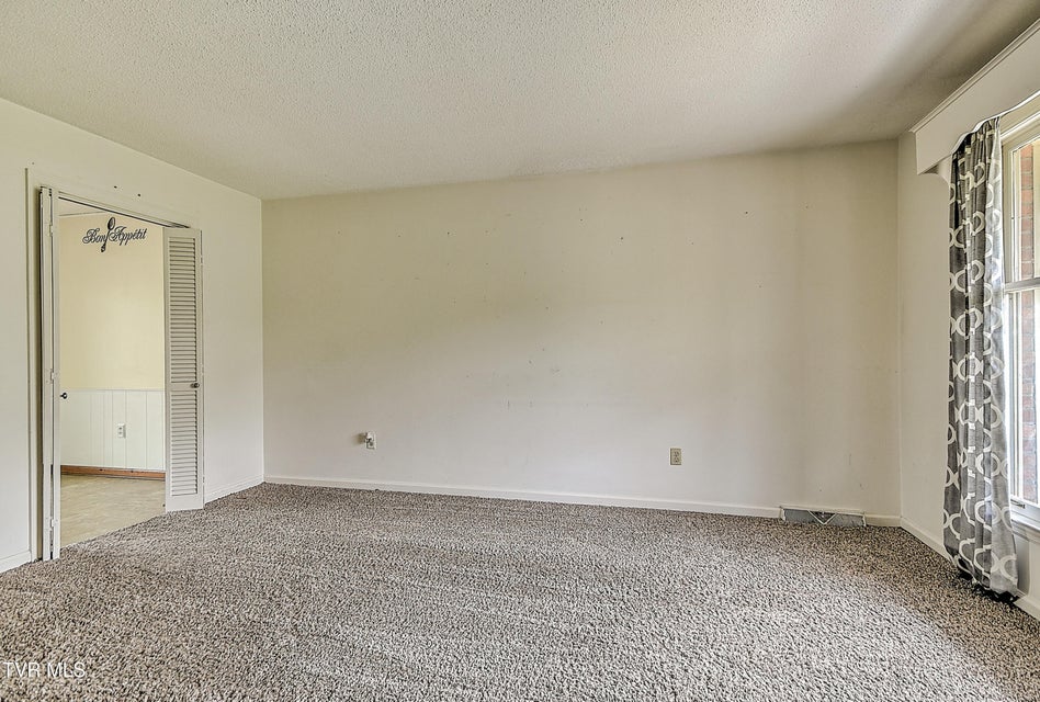 Photo #5: 389 Heritage Drive