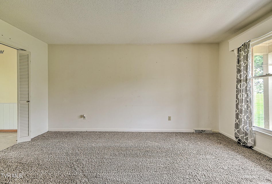 Photo #4: 389 Heritage Drive