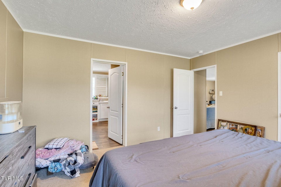 Photo #19: 100 Colyer Road
