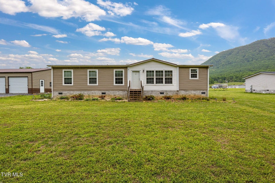 Photo #28: 100 Colyer Road