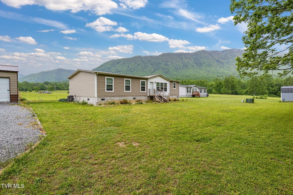 Photo #29: 100 Colyer Road