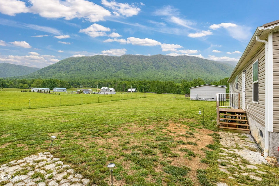 Photo #30: 100 Colyer Road