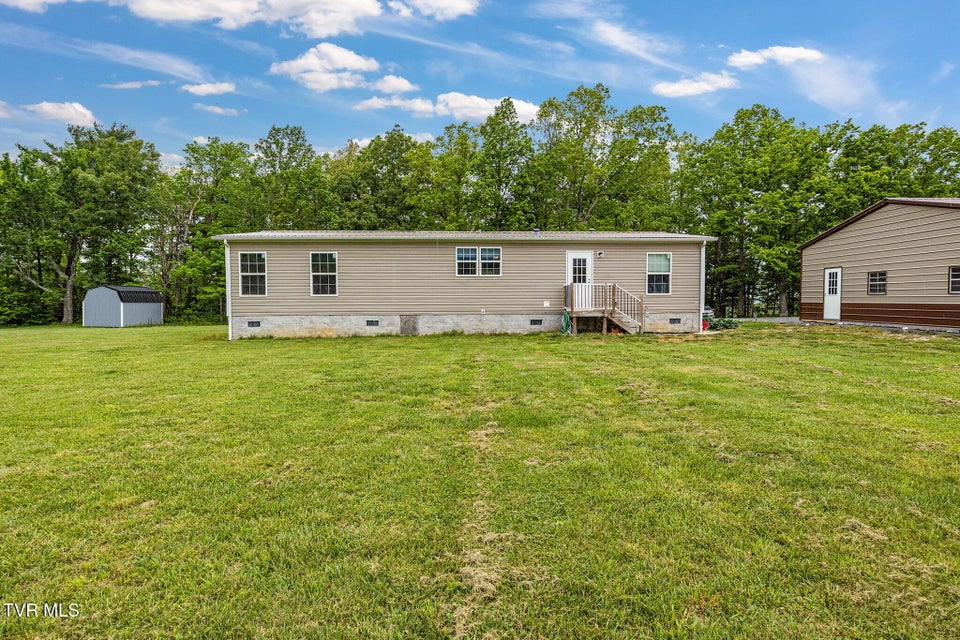 Photo #31: 100 Colyer Road