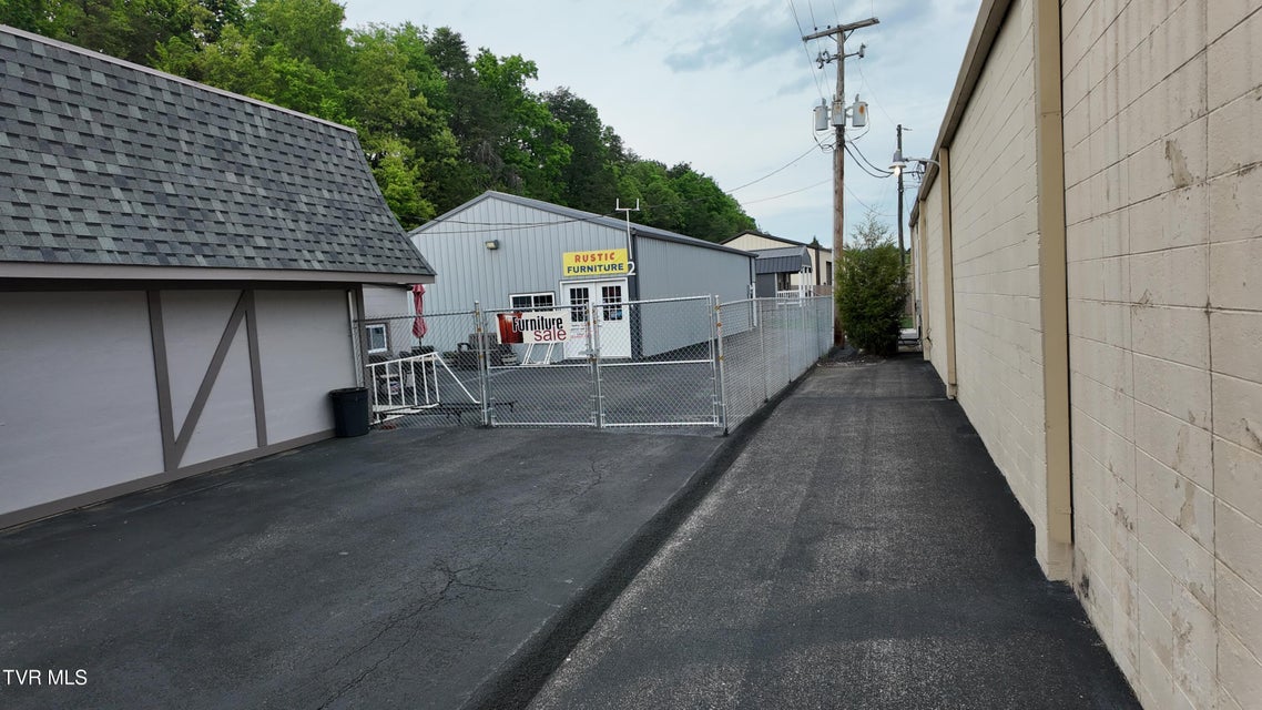 Photo #4: 1530 Bridgewater Lane