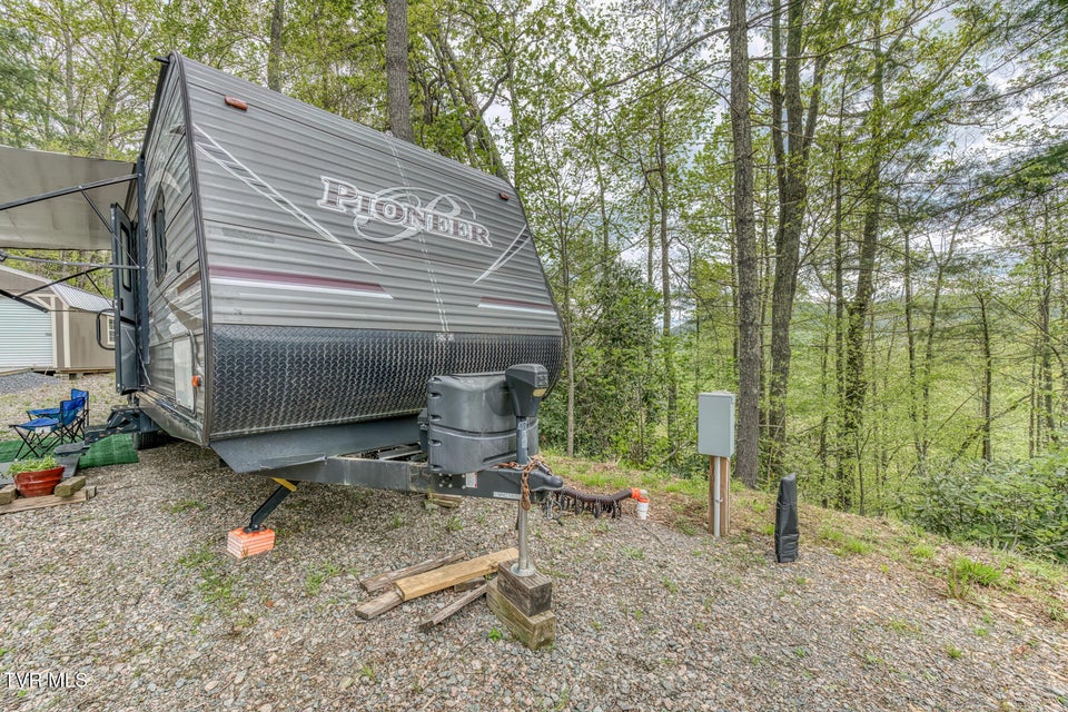 Photo #31: 584 Dotson Road