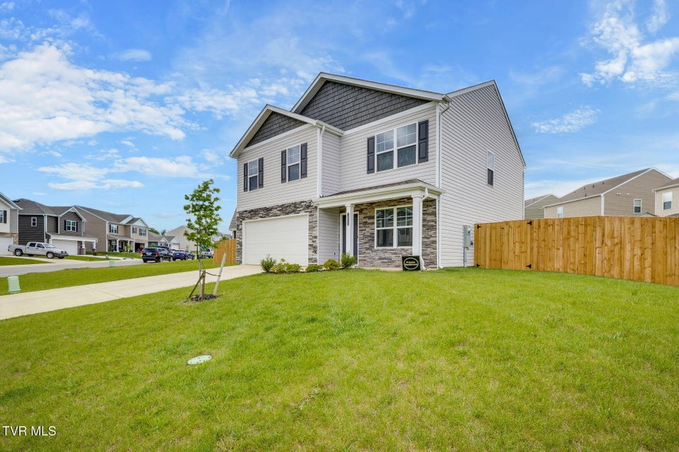 Photo #4: 1024 Persimmon Hollow