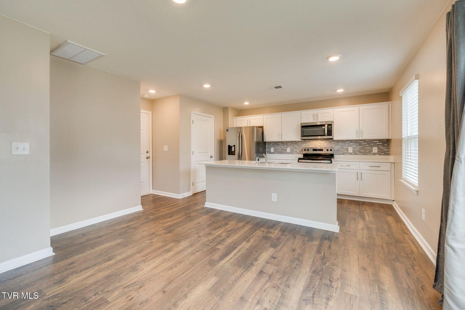 Photo #11: 1024 Persimmon Hollow
