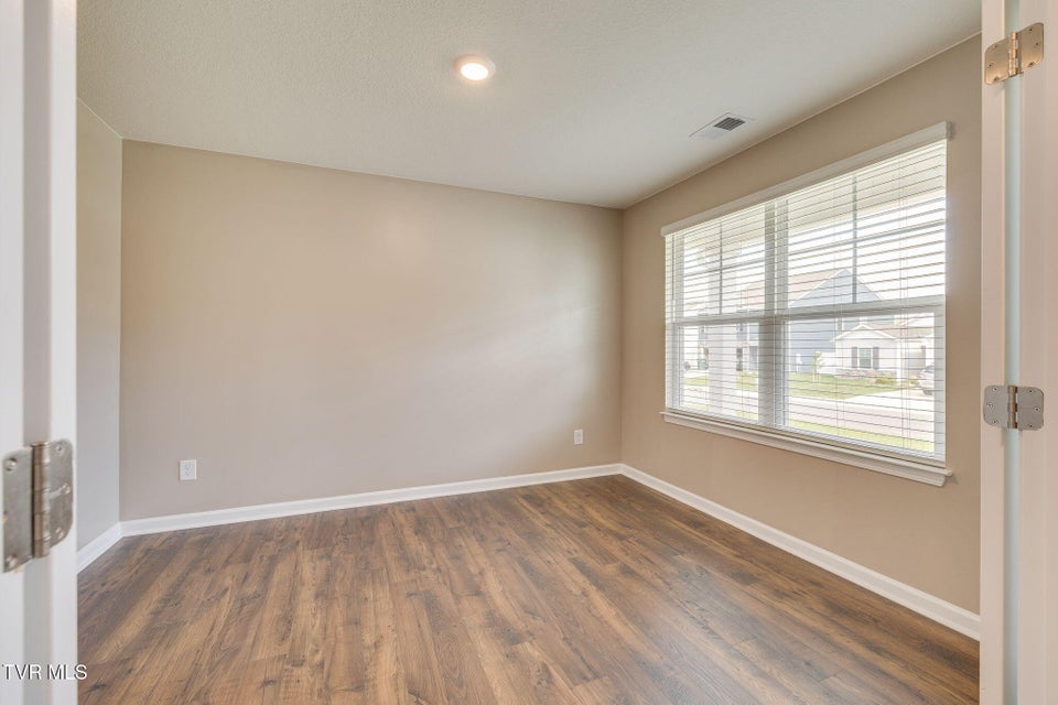 Photo #18: 1024 Persimmon Hollow