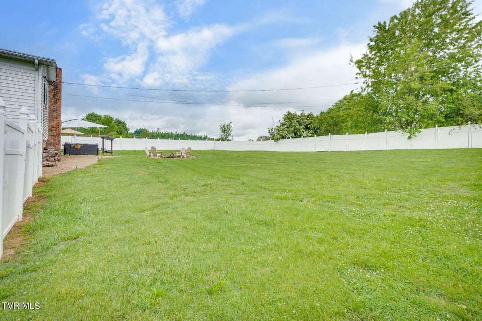 Photo #27: 122 Lakeview Circle
