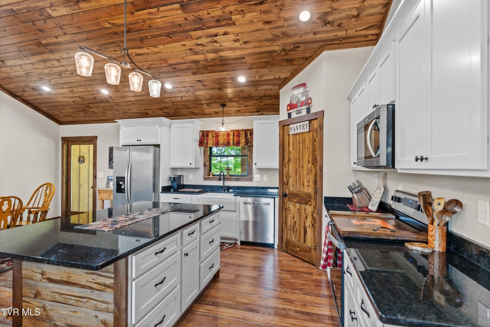 Photo #10: 4125 Ottway Road
