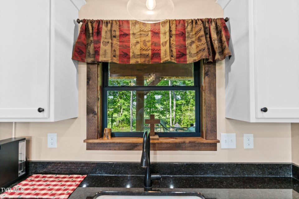 Photo #15: 4125 Ottway Road