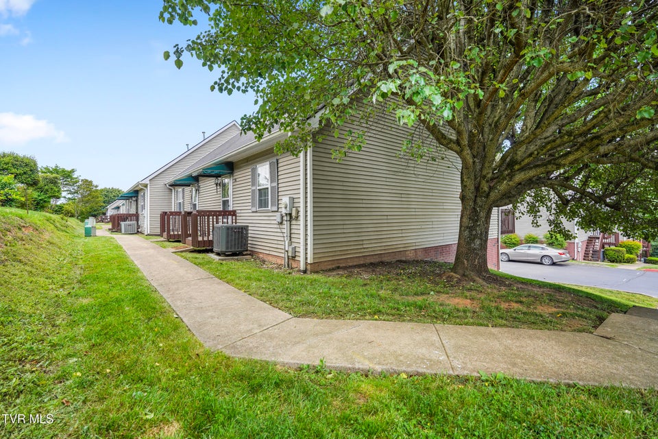 Photo #2: 306 Cambridgeshire Court
