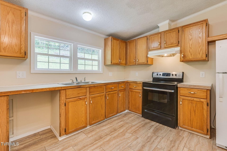 Photo #10: 118 Berry Hill Road