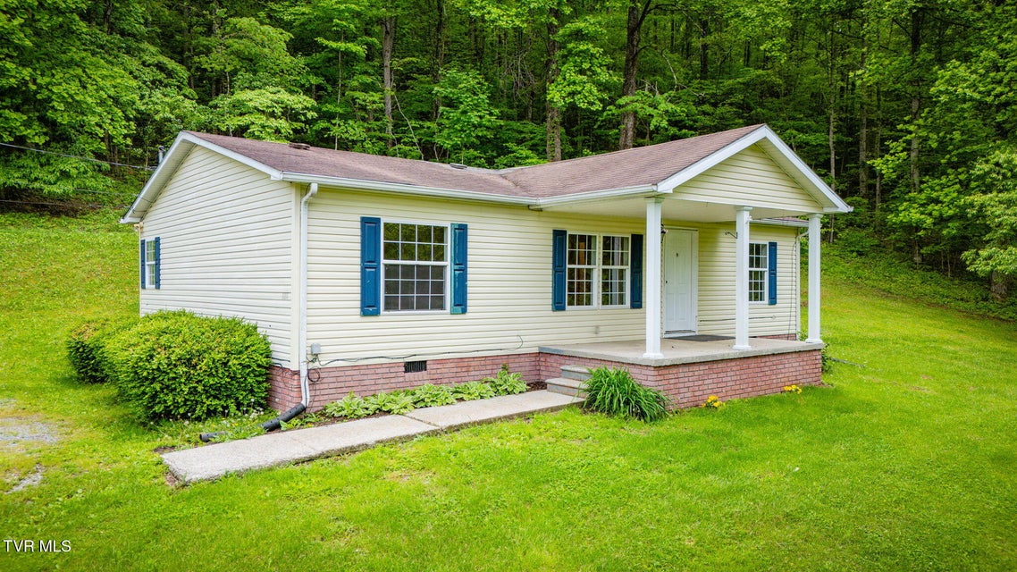 Photo #2: 118 Berry Hill Road