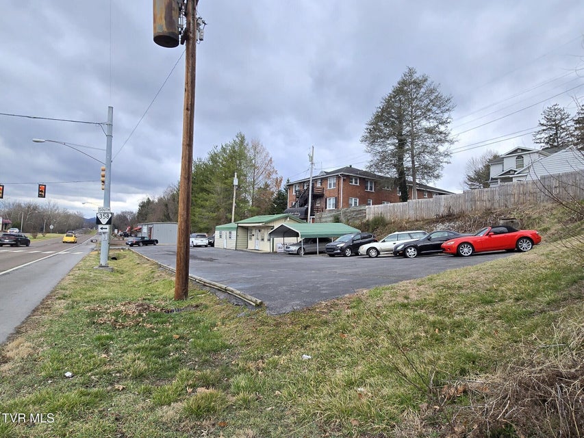 Photo #11: 700 Volunteer Parkway