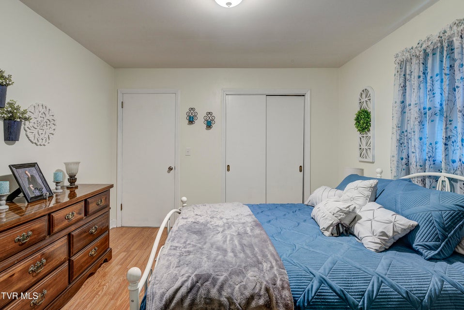 Photo #12: 410 Crook Street Street