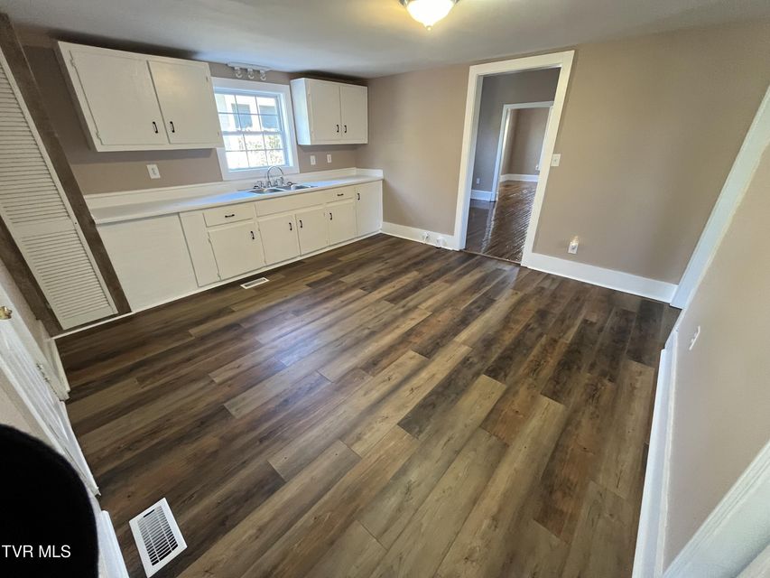 Photo #3: 305 Hamilton Street