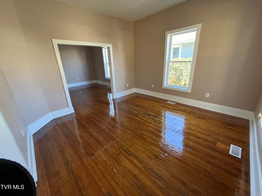 Photo #4: 305 Hamilton Street