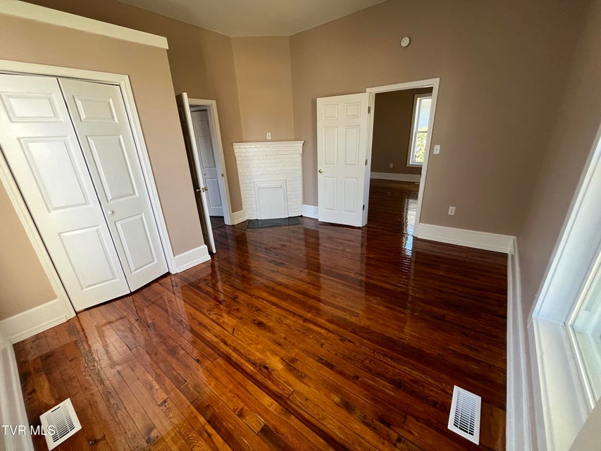 Photo #5: 305 Hamilton Street