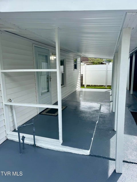 Photo #18: 305 Hamilton Street