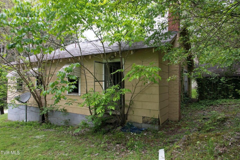Photo #9: 707 Cooks Valley Road