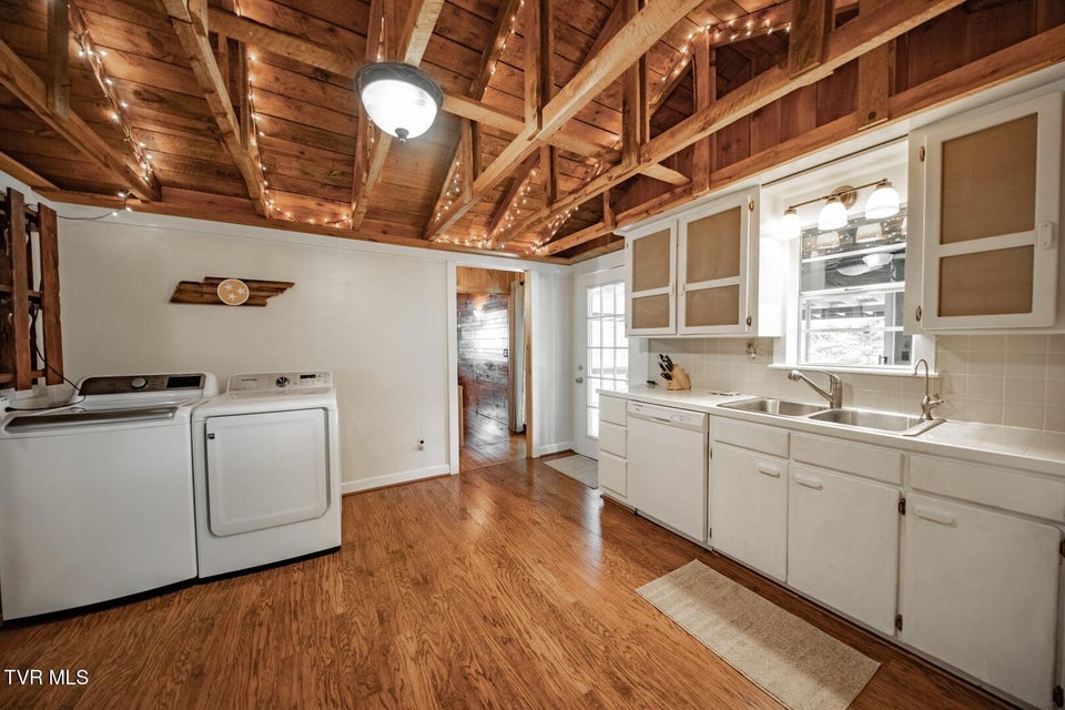 Photo #10: 2975 Arch Rd