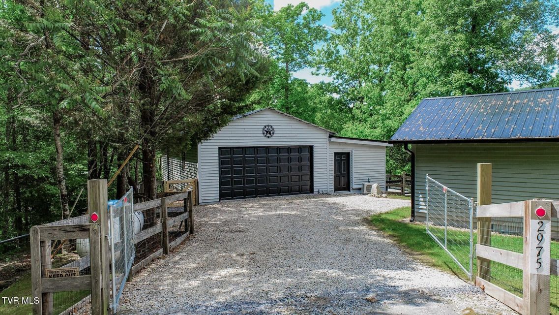 Photo #29: 2975 Arch Rd