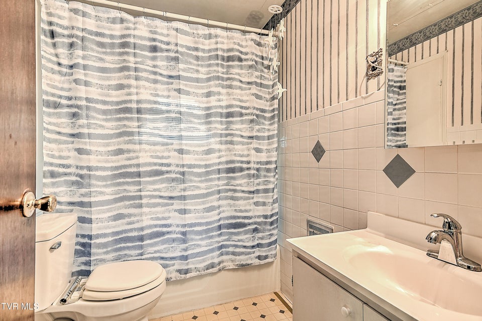 Photo #9: 1229 Holyoke Street