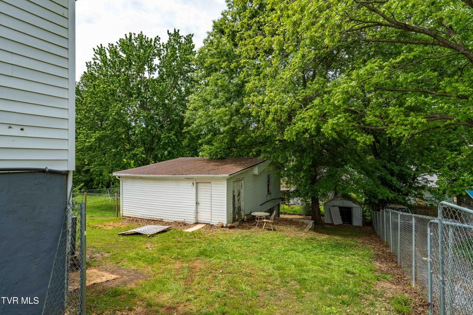 Photo #6: 705 Holston Avenue
