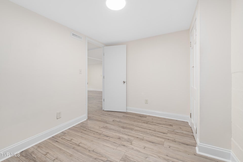 Photo #10: 705 Holston Avenue