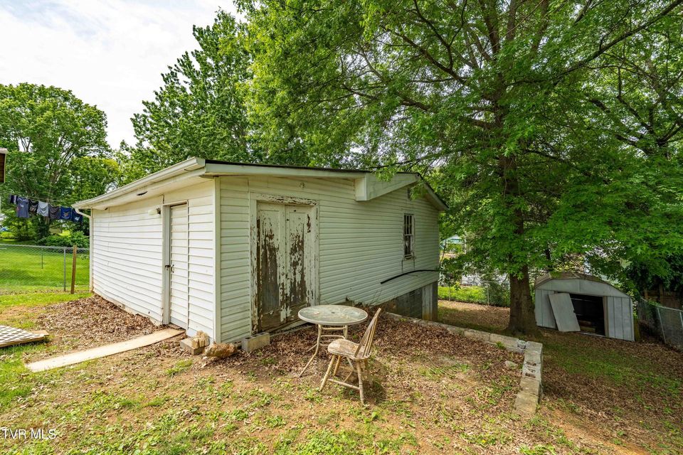 Photo #23: 705 Holston Avenue
