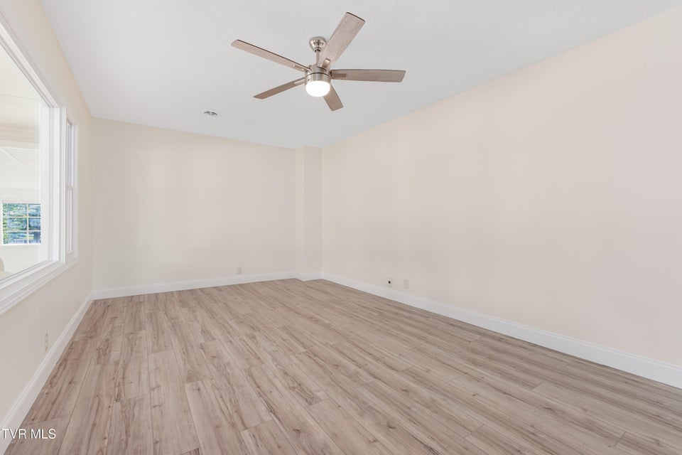 Photo #29: 705 Holston Avenue