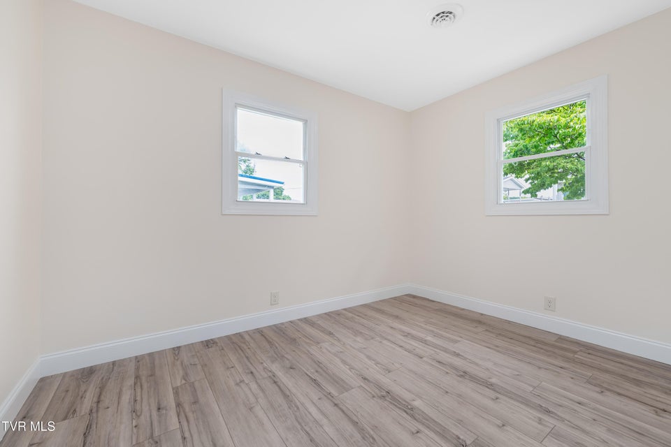 Photo #40: 705 Holston Avenue