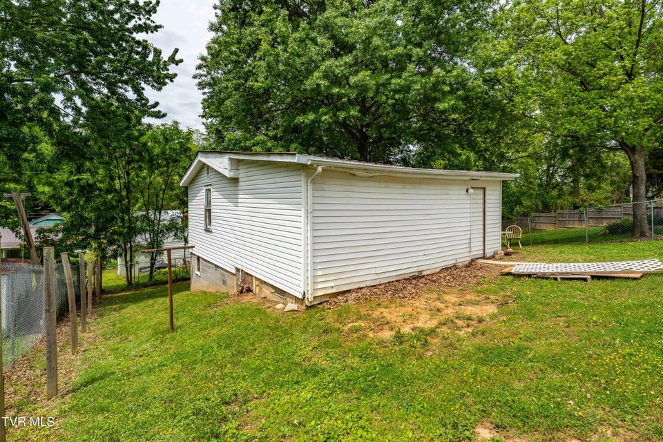 Photo #52: 705 Holston Avenue